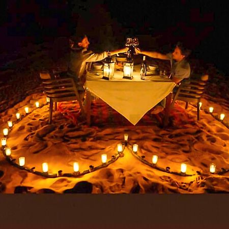Отель Sahara Deluxe Camp Мерзуга Экстерьер фото