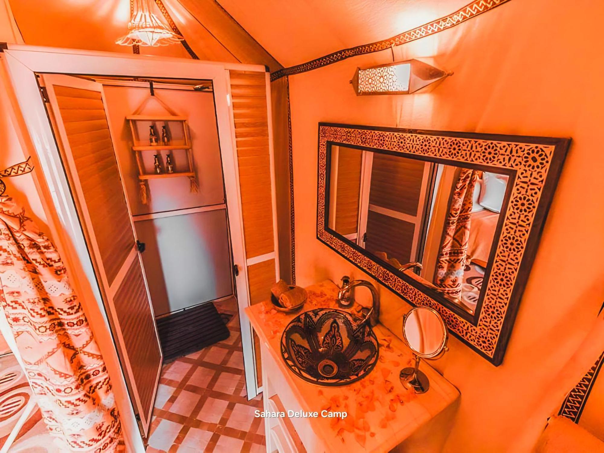 Отель Sahara Deluxe Camp Мерзуга Экстерьер фото