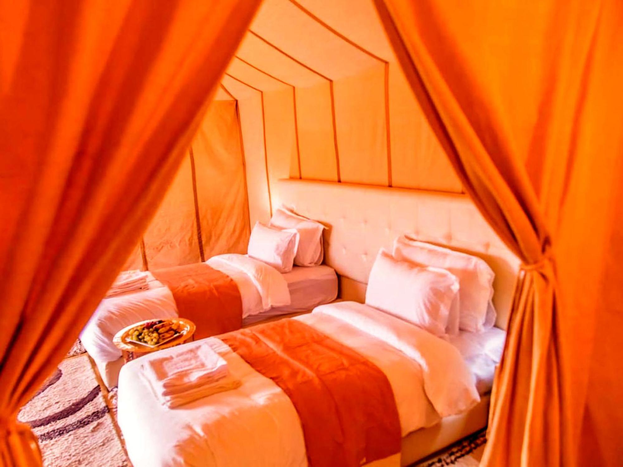 Отель Sahara Deluxe Camp Мерзуга Экстерьер фото