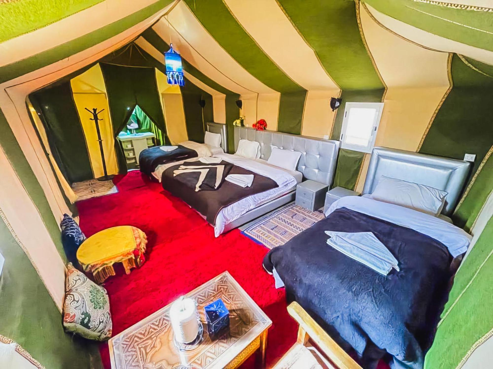 Отель Sahara Deluxe Camp Мерзуга Экстерьер фото
